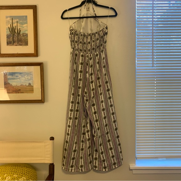 Printed halter neck jumpsuit - Picture 3 of 6